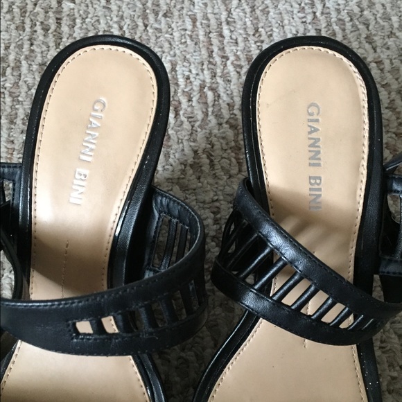 Shoes - Picture 4 of 4